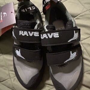 Kids Climbing Shoes - Black and Gray